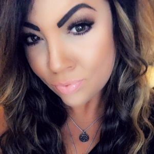 Meet your Posher, Courtney